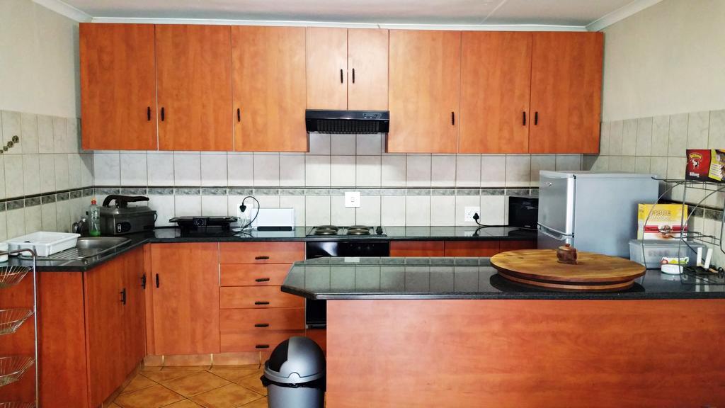 Lani'S Guest House - No Loadshedding Мусіна Екстер'єр фото