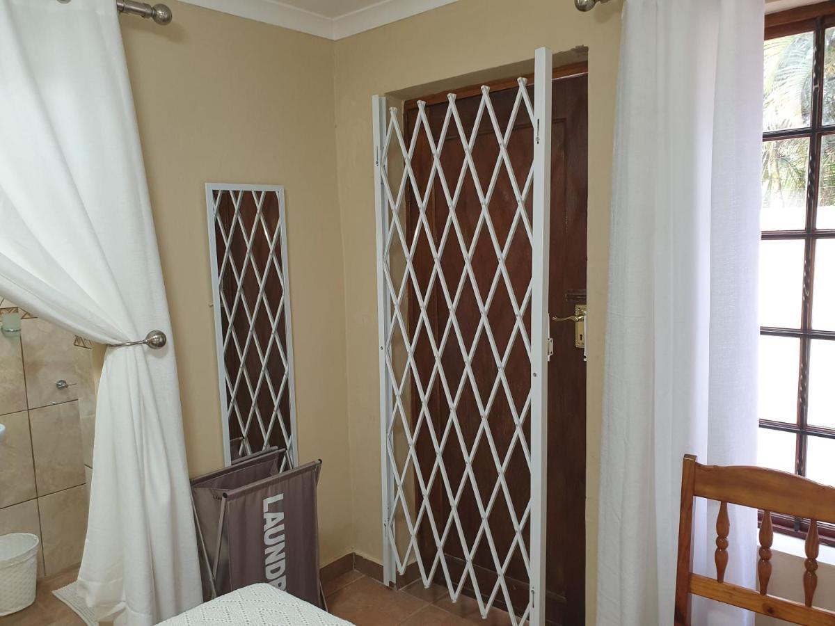 Lani'S Guest House - No Loadshedding Мусіна Екстер'єр фото